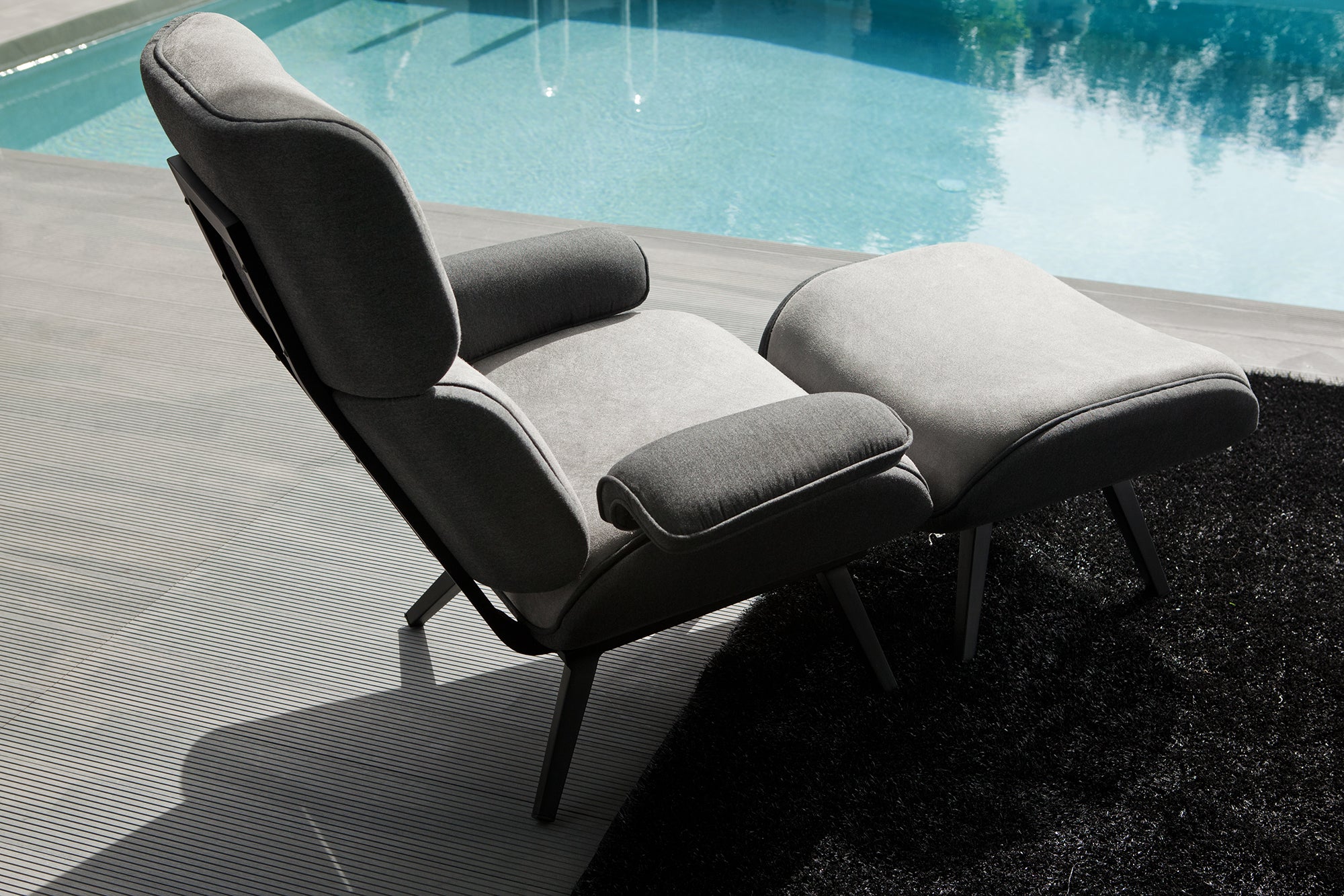 NOZUM | LOUNGE CHAIR